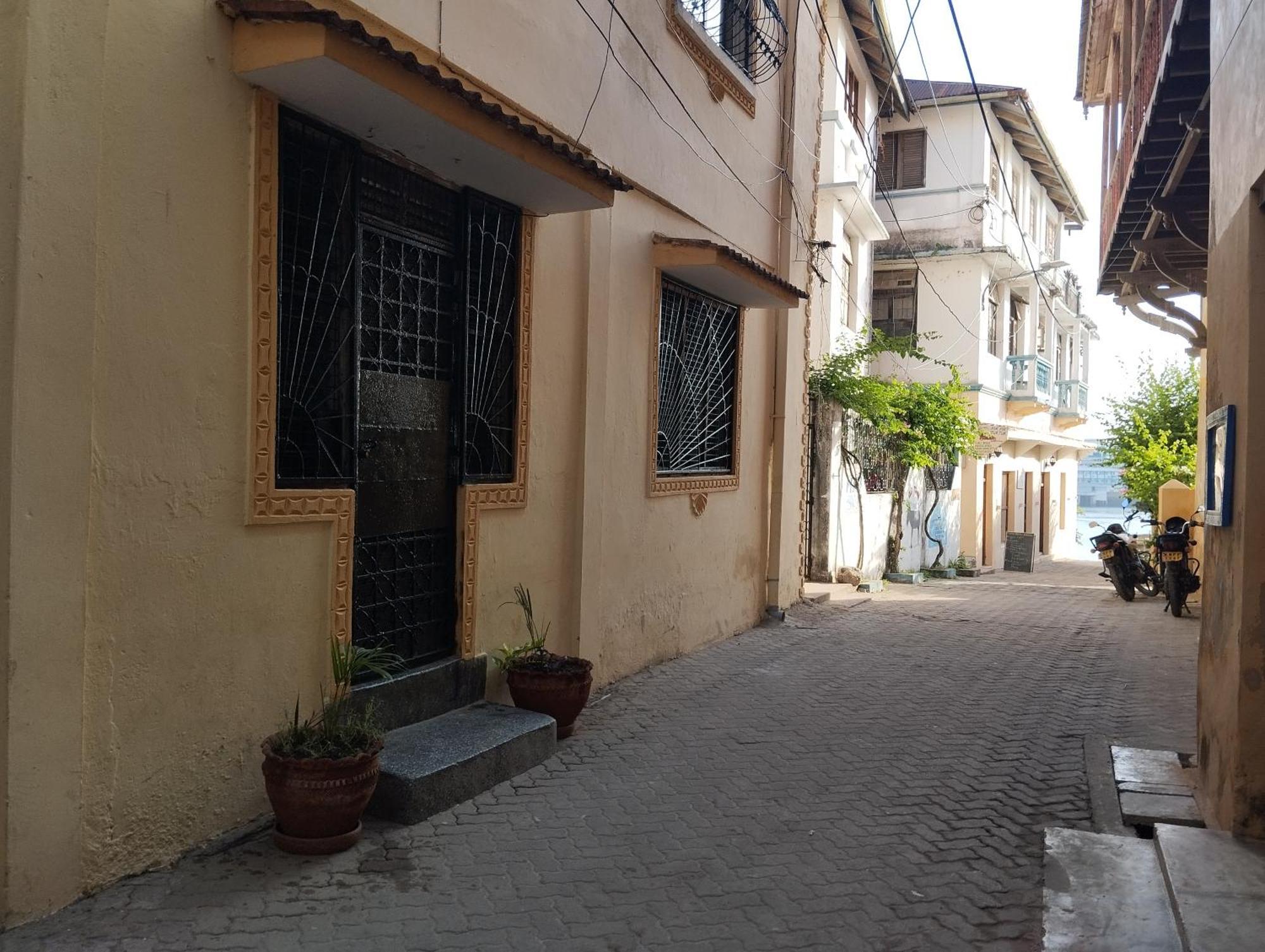 Mombasa Comfort House, Old Town Exteriör bild