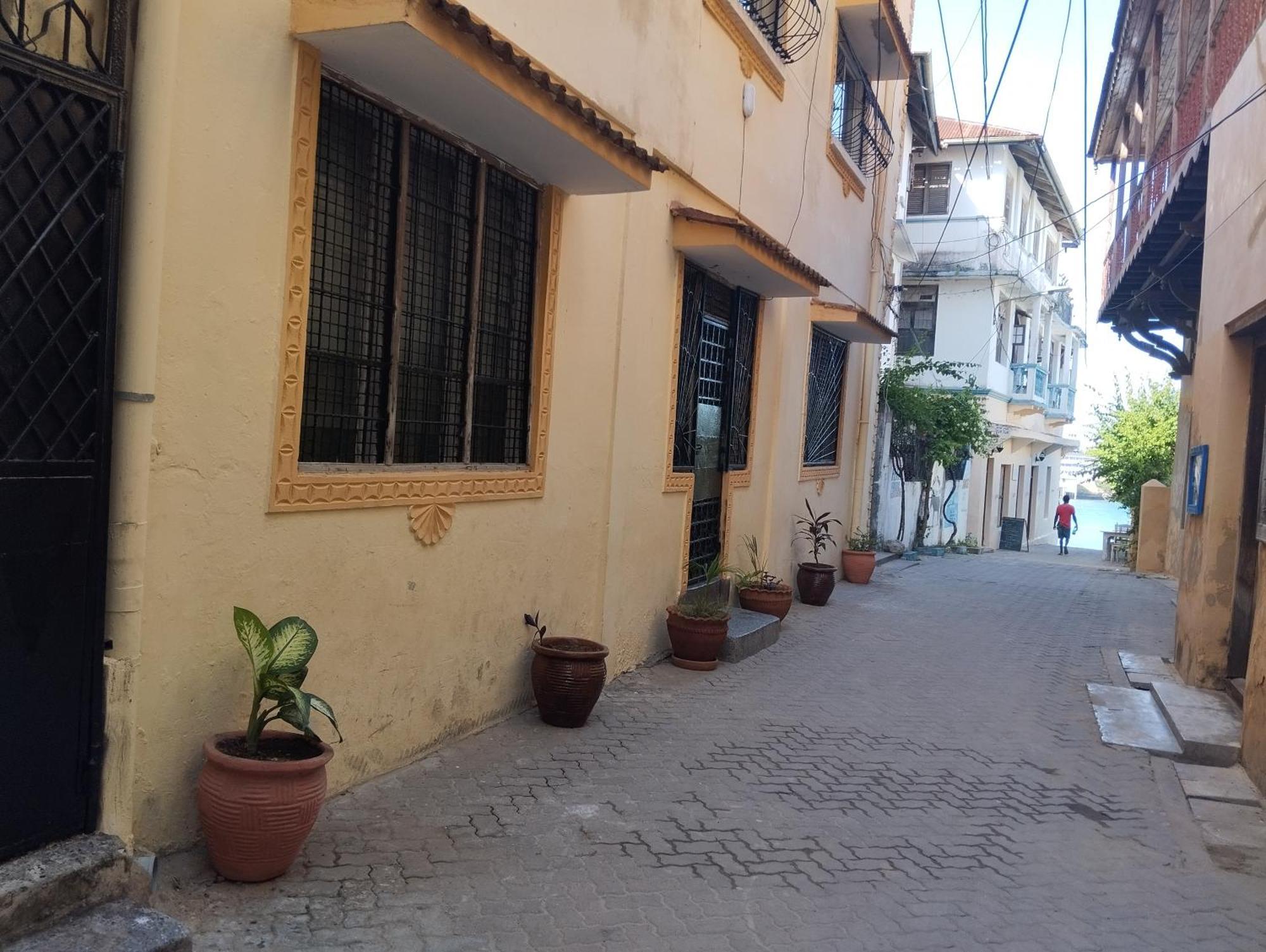 Mombasa Comfort House, Old Town Exteriör bild