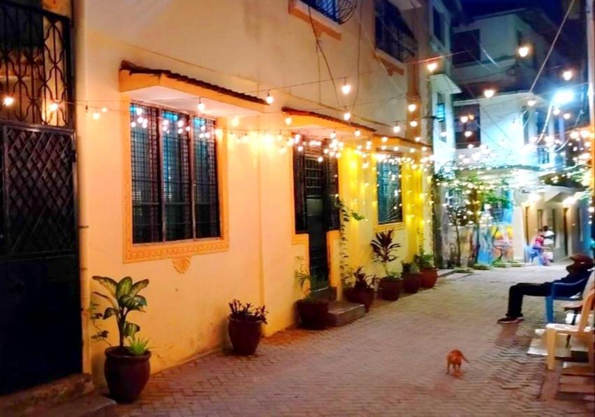 Mombasa Comfort House, Old Town Exteriör bild
